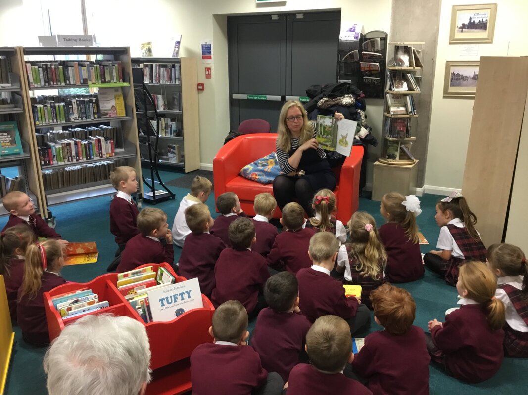 Image of Year 1 Library Visit