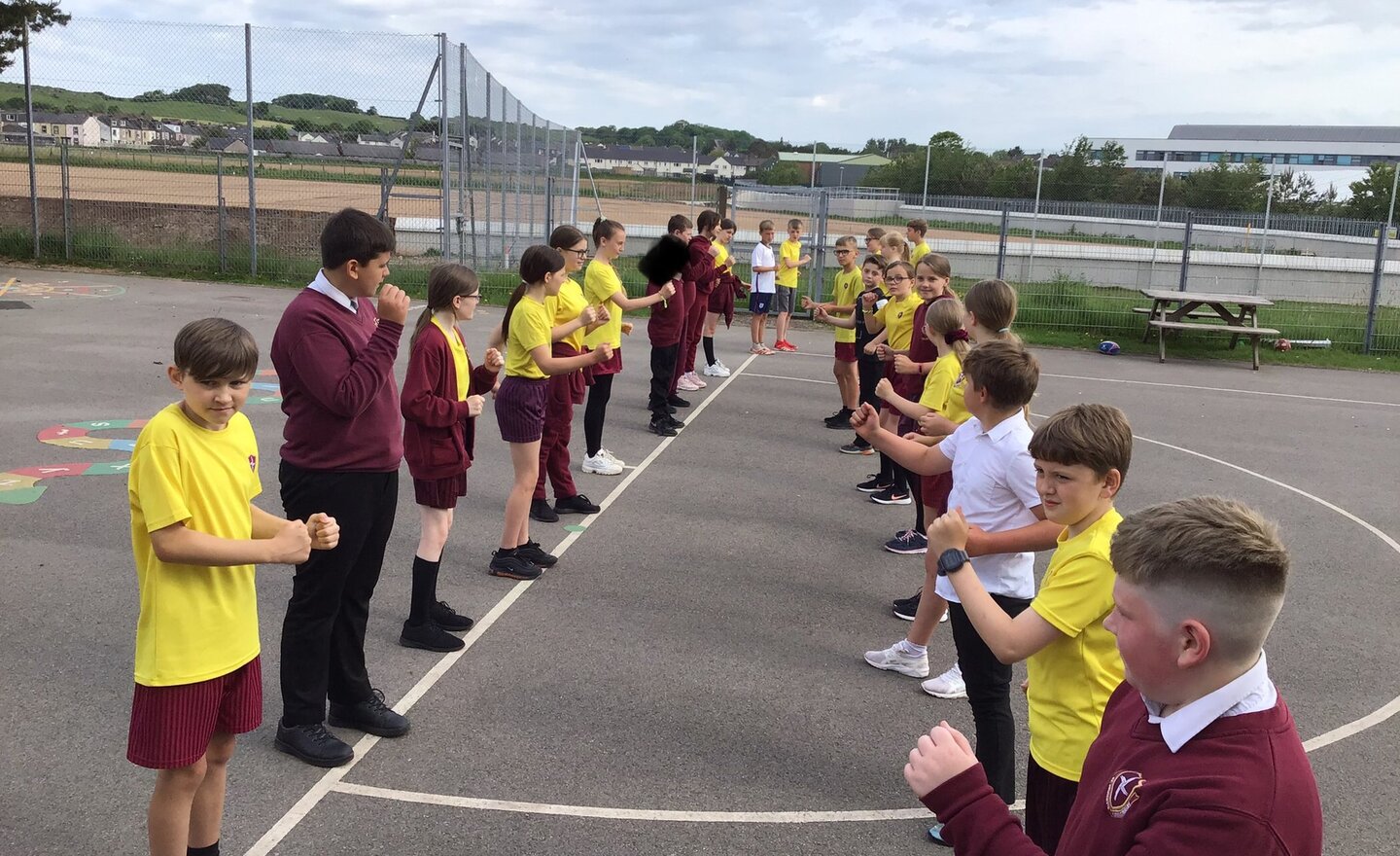 Image of Y6 practise their running technique 