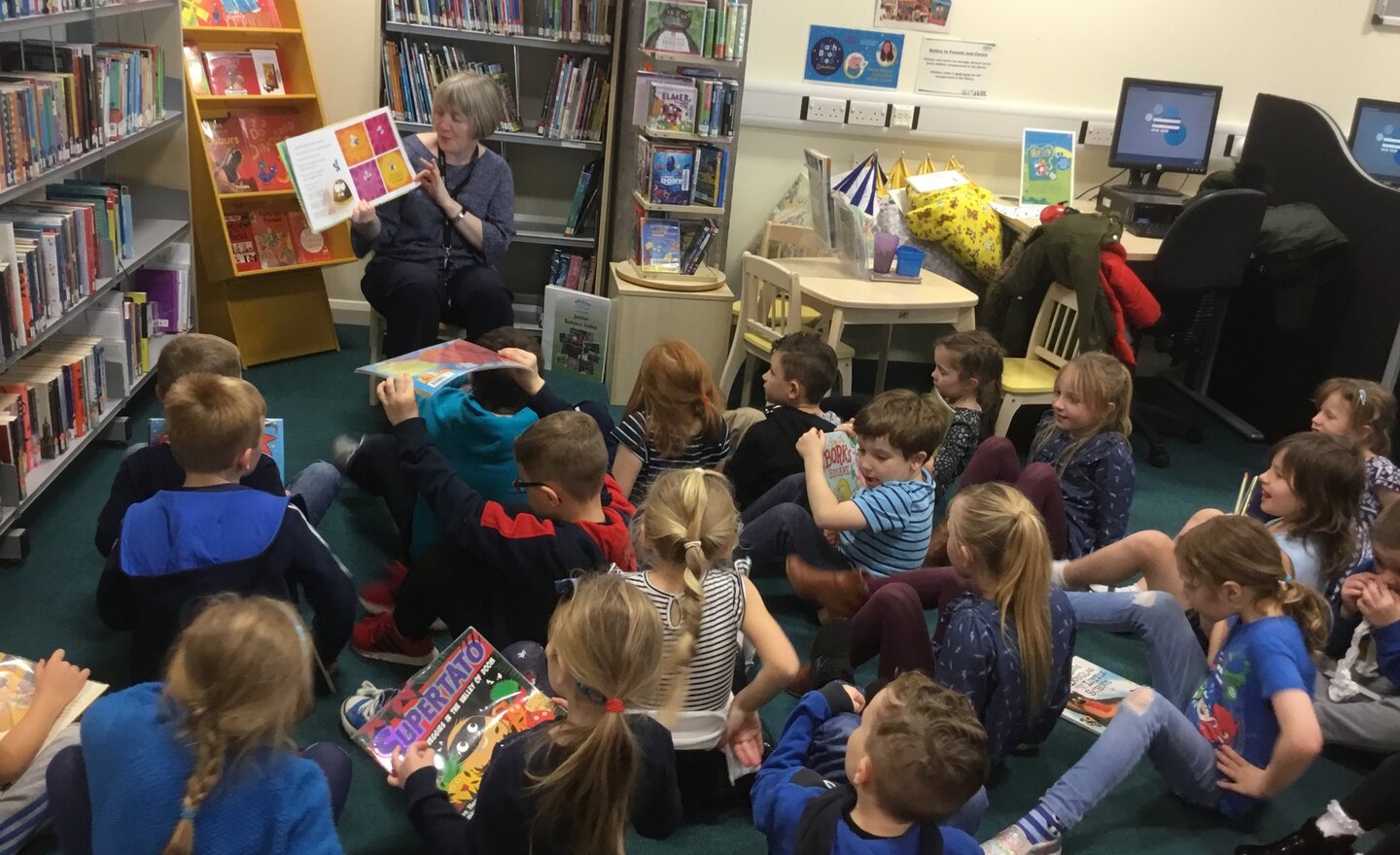 Image of Year 2 library visit