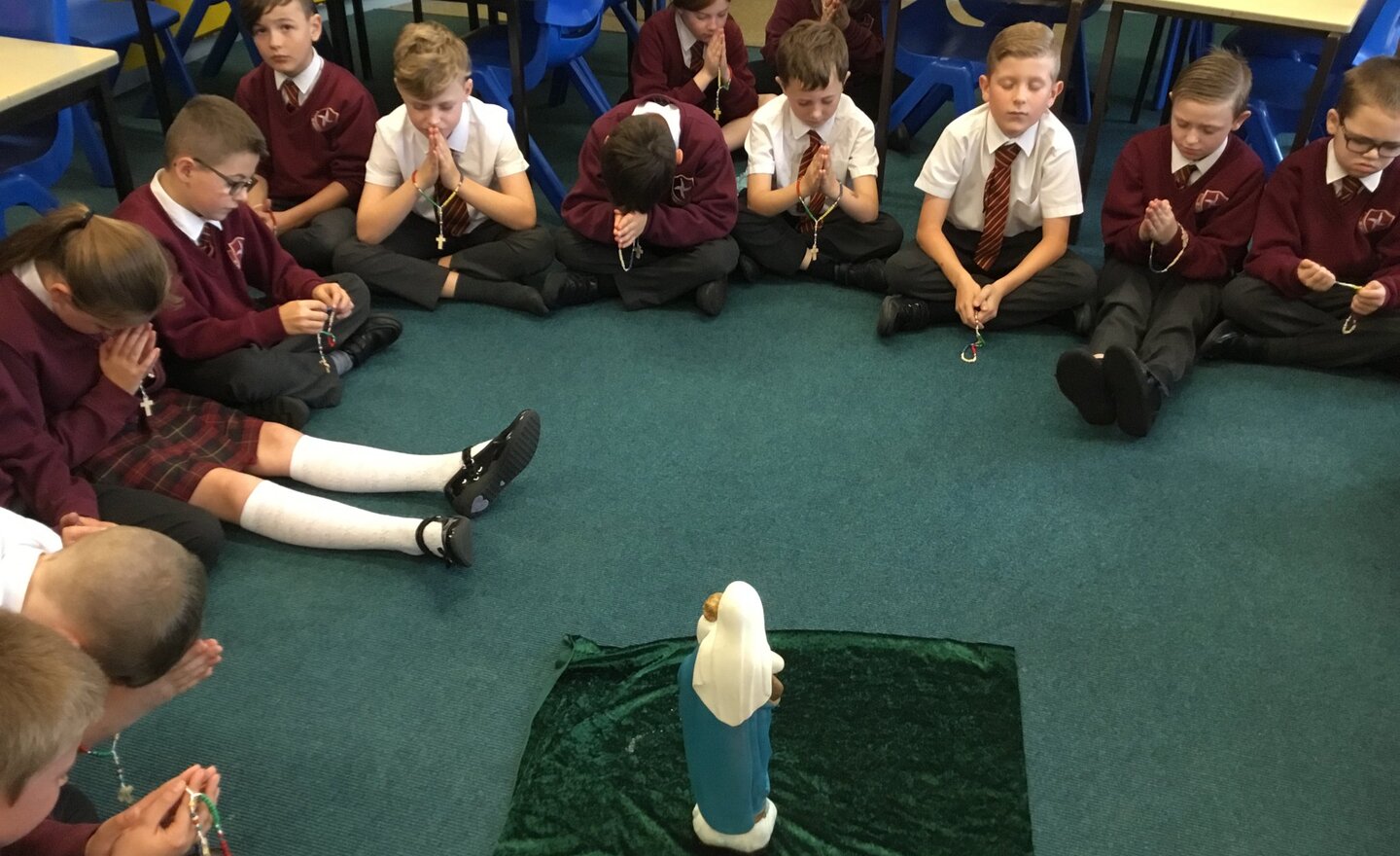Image of Y5 Pray the Rosary